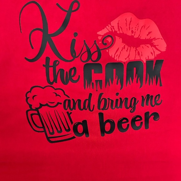 Kiss the cook and bring the beer displayed in a red apron - handmade -new - Picture 2 of 5